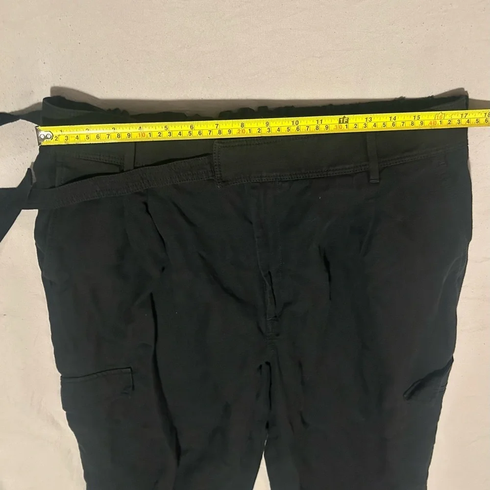Banana Republic BLACk COLOR Cargo Joggers